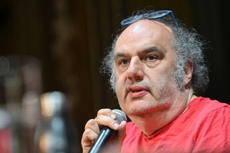 Neuer Intendant macht Berliner Volksbühne zum Schwimmbad - Matthias Lilienthal übernimmt die Berliner Volksbühne.