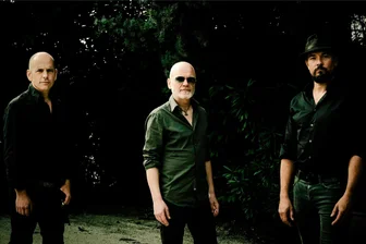 Neuer Jazz von Piano-Star Tord Gustavsen: Grieg und Frieden! - Pianist Tord Gustavsen (links) mit Drummer Jarle Vespestad und Bassist Steinar Raknes.