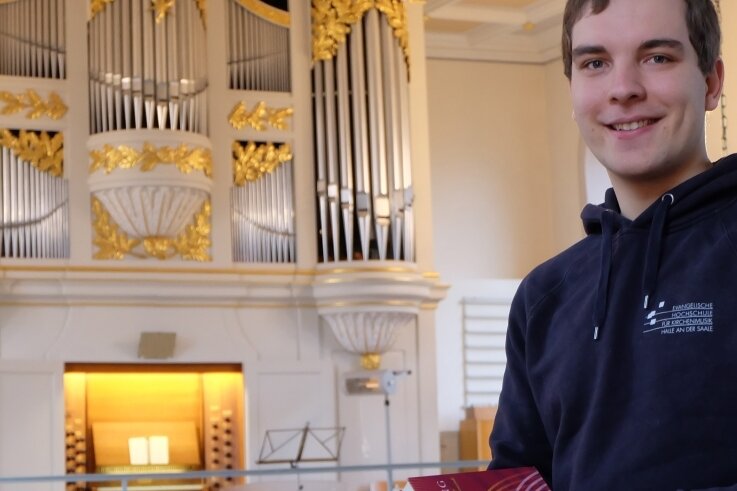 Neuer Kantor will musikalisches Potenzial wieder ausschöpfen - Seit November ist Lukas Petschowsky als Kantor in Oelsnitz, Lugau und Niederwürschnitz tätig. Ende Januar wird der 23-Jährige nun offiziell ins Amt eingeführt. 