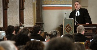Neuer Kirchenbezirk findet zusammen - <p class="artikelinhalt">Der Vereinigungsgottesdienst der Kirchenbezirke Marienberg und Flöha fand am Sonntagnachmittag in der Sankt Marienkirche statt. Dabei stellte sich auch der neue Superintendent Rainer Findeisen vor. </p>