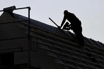 Neuer Mindestlohn für Dachdecker im Erzgebirgskreis - Für Dachdecker im Erzgebirgskreis gilt ab sofort ein neuer Mindestlohn.