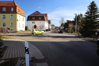 Neuer Minikreisel und Asphalt: Comeniusweg im Zwickauer Stadtteil Oberhohndorf wird modernisiert - Diese unübersichtliche Kreuzung in Oberhohndorf soll in einen Mini-Kreisel umgewandelt werden.