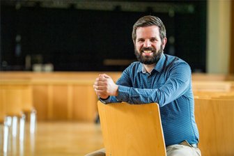 Neuer Oelsnitzer Kulturchef: „Müssen Angebote besser sichtbar machen“ - Bringt den Blick von außen mit: Der Chemnitzer Christian Vogel leitet das neu Sachgebiet Kultur der Stadt Oelsnitz.