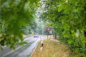 Neuer Radwegbau an der Talsperre Pöhl - An dieser Straße, am Kletterwald vorbei, wird in diesem Jahr ein neuer Abschnitt des Radweges an der Talsperre Pöhl gebaut. 