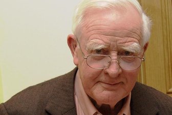 Neuer Roman aus Nachlass von Ex-Spion le Carré erschienen - John le Carré, britischer Schriftsteller und Spionageexperte, bei einer Signierstunde.