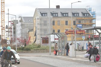 Neuer Rufbus soll Freiberger Bahnhof direkt mit dem Industriegebiet Freiberg-Süd verbinden - Ab August verbindet ein Rufbus den Freiberger Bahnhof (hier im Bild) mit dem Gewerbegebiet Süd der Silberstadt.