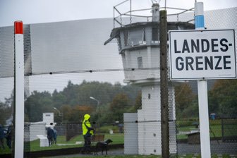 Neuer Rundgang mit VR-Brille in einst geteiltem Dorf im Vogtland: „Die Mauer ist vor uns – das ist ein wahnsinniges Erlebnis“ - Das Deutsch-Deutsche Museum in Mödlareuth.