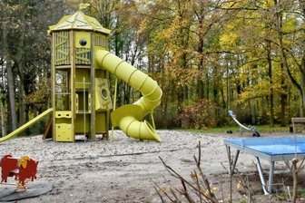 Neuer Rutschturm nun freigegeben - Die Rutsche im Stadtpark ist frei - nun muss nur noch das Wetter mitspielen.