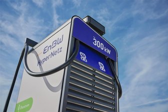 Neuer Schnellladestandort für Elektroautos im Erzgebirge - Die zwei neuen Schnellladepunkte wurden im Ehrenfriedersdorfer Gewerbegebiet an der B 95 errichtet.