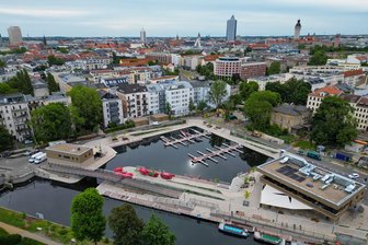 Neuer Stadthafen öffnet Leipzig das Tor zum Neuseenland - Per Boot von der Innenstadt ins Grüne: Stadthafen Leipzig heute offiziell eröffnet. 
