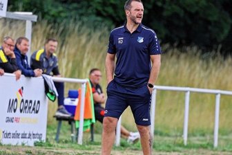 Neuer Tabellenführer zollt Glauchau Respekt - Karsten Oswald setzt als Trainer des VfB Empor Glauchau immer mehr Akzente. Der frühere Zweitligaprofi hat die Mannschaft in die Spitzengruppe der Landesliga geführt.