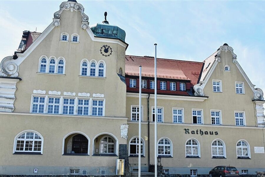 Neuer Termin für die Bürgermeisterwahl in Schöneck steht fest - Rathaus Schöneck.