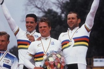 Neuer Trainer der deutschen Bahnsprinter schwört auf den Teamgedanken - Gemeinsam mit den Chemnitzern Michael Hübner (r.) und Jens Fiedler (l.) gewann Jan van Eijden 1995 den ersten WM-Titel im Teamsprint.