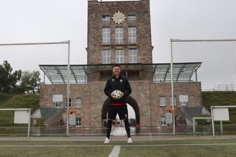 Neuer Trainer mit vielen Zielen - Dominic Stumpf im Zwickauer Westsachsenstadion. Dort hat er in den vergangenen Wochen die U 19 des FSV Zwickau auf die neue Saison in der Fußball-Regionalliga vorbereitet. 