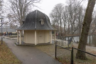 Neuer Trinker-Treff im Erzgebirge? Stadt verordnet Alkoholverbot - Verkommt der Schutzteich in Annaberg-Buchholz zum Trinker-Treff? Das zumindest kritisieren Bewohner bei Facebook.