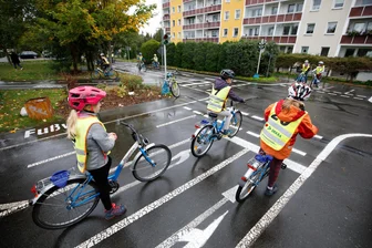 Neuer Verkehrsgarten entsteht im Erzgebirge: Wo bald alle mit Rad, Roller oder E-Rolli üben können - Ein Verkehrsgarten, ähnlich dem auf diesem Bild, soll in Eibenstock entstehen. Die Aufgabe haben sich Stadt und Diakoniestation Eibenstock und Umgebung gemeinsam vorgenommen.