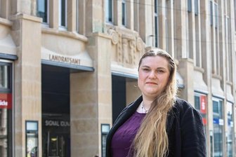 Neuer Vize-Landrat zieht im Vogtland zurück: Linksfraktion übt Kritik - Linken-Kreisrätin Janina Pfau bezeichnete das Wahlverfahren als "Scheindemokratie".