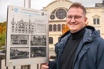 Neuer Vorsitzender des Tivoli-Vereins ist sich sicher: Olbernhauer Konzert- und Ballhaus hat eine Zukunft - Florian Drechsel ist neuer Vorsitzender des Tivoli-Vereins. Im Hintergrund: das geschichtsträchtige Veranstaltungshaus.
