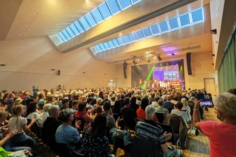 Neuer Zschopauer Bürgersaal wird zum Schauplatz einer Zeitreise - Nach der Einweihung Ende August steht mit der Aufführung von „Utopia“ nun das erste kulturelle Highlight im Zschopauer Bürgersaal an.