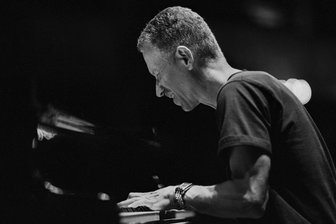Neues Album von Keith Jarrett: Die immer neue Feier des Moments - Keith Jarrett. Foto: Roberto Masotti/ECM Records