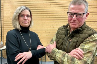 Neues Berggeschrey im Erzgebirge: Bürgerinitiative Pöhlwassertal lädt zur nächsten Info-Veranstaltung ein - BI-Vorsitzende Anja Storch und Andreas Päßler bei der Gründung der BI vor gut einem Jahr.