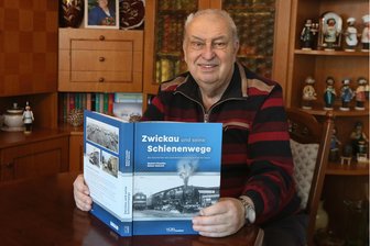 Neues Buch über Zwickaus Eisenbahngeschichte bietet Faktenfülle und Fotos - „Zwickau und seine Schienenwege“ ist der Titel des neuen Buchs von Norbert Peschke.