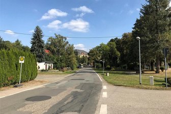 Neues Buswartehäuschen für Köthensdorf - Nahe des Ku-Ba-Parkes, benannt nach Schriftsteller Kurt Barthel (1914 bis 1967), soll ein Buswartehäuschen entstehen.