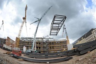 Neues Dach auf Alter Aktienspinnerei -
