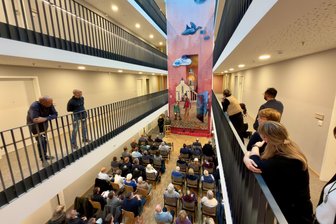 Neues Diakonie-Haus in Auerbach offiziell eröffnet: „Solche Wohnarten sind die Zukunft“ - Das Atrium ist das Herzstück des neuen Keffel-Hauses der Diakonie Auerbach. Nach acht Jahren Planungs- und vier Jahren Bauzeit ist das Haus nun offiziell eröffnet worden.