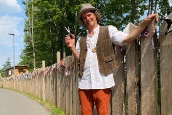 Neues Eiland für Kinder, die Natur und Kultur erleben wollen - Steffen Bilke vom Gemeinschaftswerk Frankenberg schnitt das Band zur neuen Kulturinsel der Stadt nahe des Bahnhofes durch.
