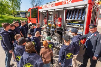 Neues Einsatzfahrzeug für Feuerwehren Pfaffroda und Schönfeld - Auch die Mitglieder der Jugendfeuerwehr nutzen das neue Fahrzeug zur Ausbildung.