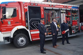 Neues Fahrzeug für die Klingenthaler Feuerwehr übergeben - 