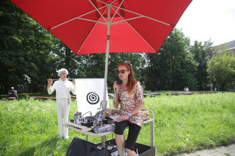 Neues Fest New Kiez on the block hat in Bernsdorf begonnen - Musik am Bernsbachplatz.