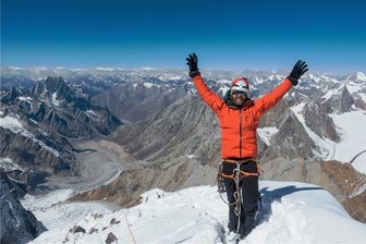 Neues Festival: Abenteurer kommen nach Plauen - Thomas Huber, mit 51 Jahren der Ältere der beiden "Huberbuam", ist Familienvater und leidenschaftlicher Bergsteiger. Auf dem Himalaya (im Bild) erlebte er Himmlisches. Doch die heimischen Alpen liebt er.