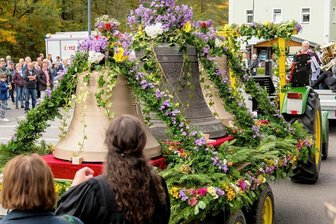Neues Geläut für Neuhausener Kirche festlich geweiht - 