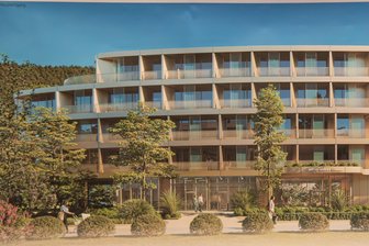 Neues Hotel in Bad Elster: Wie passt das große Gebäude auf die kleine Fläche? - Die Bahnhofstraßen-Seite des neuen Hotels. Der Entwurf stammt vom Büro Viereck Architekten aus Graz.