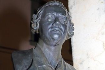 Neues Lomonossow-Denkmal muss warten - Bislang gibt es in Freiberg eine Büste auf dem nach Michael Lomonossow benannten Platz, die an den russischen Universalgelehrten erinnert.