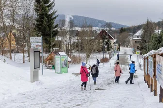 Neues Millionenprojekt am Fichtelberg: Eventbereich am Grenzübergang geplant - Im Mittelpunkt des Millionenprojekts steht der Grenzübergang für Fußgänger in Oberwiesenthal. Dort soll ein deutsch-tschechischer Eventbereich entstehen. 