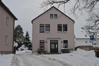 Neues Projekt in Eibenstock: Stadt will aus Vereinshaus einen sozialen Ort machen - Im Gebäude Karlsbader Straße 14 in Eibenstock befand sich bis vor einem Jahr auch ein Jugendklub.