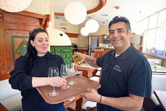 Neues Restaurant am Klein-Erzgebirge ist eröffnet: In Oederan kommen jetzt Souvlaki und Gyros auf den Tisch - Georgios Stanoi und Katerina Palikova begrüßen die ersten Gäste im neuen griechischen Restaurant „Alexander der Große“.
