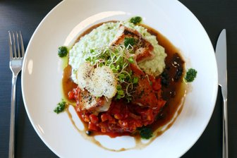 Neues Restaurant im Erzgebirge: Pfeffersteak trifft auf Ratatouille und Bärlauchrisotto - Im Restaurant des „Pawlow-Hotels“ steht unter anderem Pfeffersteak auf der Speisekarte.