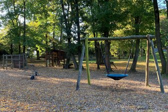 Neues Spielgerät für den Stadtpark in Falkenstein - Ein Spielgerät auf dem Spielplatz im Stadtpark Falkenstein wird ausgetauscht.