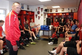 Neues Trainer-Duo sieht bei Lok reizvolle Aufgabe - Nico Quade freut sich über die gute Stimmung in der Kabine. 