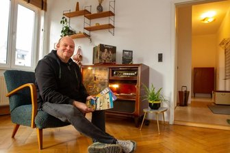 Neues Urlaubsquartier bietet Flair der 1950er-Jahre - Von der Schallplatte bis zum Einrichtungsmagazin - in der Ferienwohnung, die der Plauener Steffen Hegner anbietet, steckt die Liebe im Detail. 
