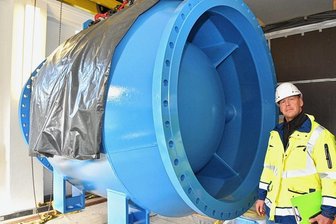 Neues XXL-Ventil an der Talsperre Pirk eingebaut - Staumeister Matthias Schwanke