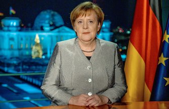 Neujahrsansprache: Merkel sieht Deutschland vor wichtigen Aufgaben - «globale Lösungen» - Bundeskanzlerin Angela Merkel (CDU), aufgenommen nach der Aufzeichnung ihrer Neujahrsansprache im Kanzleramt.