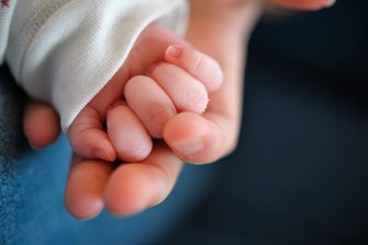 Neujahrsbaby: Amina ist das erste Kind des Jahres im Erzgebirge - Das erste Baby dieses Jahres im Erzgebirge kam in Annaberg zur Welt.