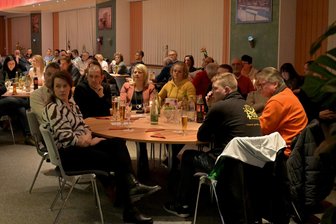 Neujahrsempfang in Schönheide: Bürgermeister mit Handicap, Partnerstadt-Neustart und Großprojekte - Mehr als 100 Gäste sind am Mittwochabend zum Neujahrsempfang in Schönheide gekommen.