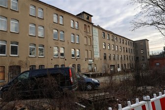 Neukirchen: Alter Industriekoloss verschwindet im Frühjahr - Darauf haben schon viele Bewohner im Dorf gewartet: In wenigen Wochen wird die alte Spinnerei in Neukirchen dem Erdboden gleichgemacht.