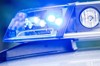 Neukirchen: Fahrt mit einem Multicar endete nach mehreren Überschlägen für den Fahrer im Krankenhaus - Auf der Dänkritzer Landstraße kam ein Mann mit seinem Multicar von der Fahrbahn ab, überschlug und verletzte sich.